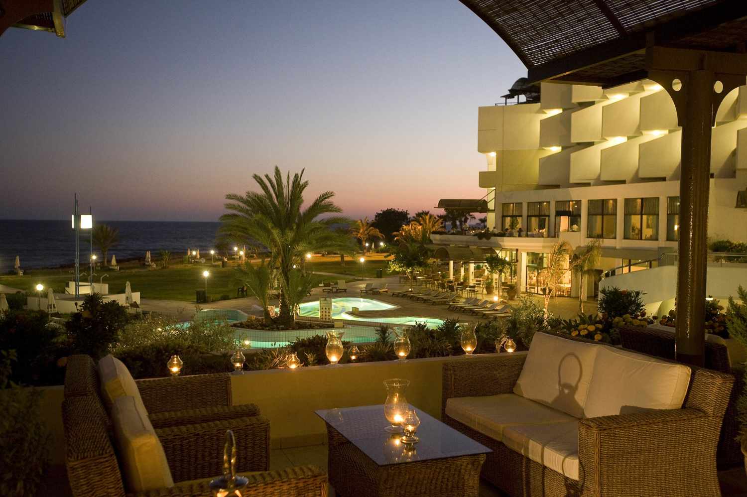 Constantinou Bros Athena Royal Beach Hotel foto 30
