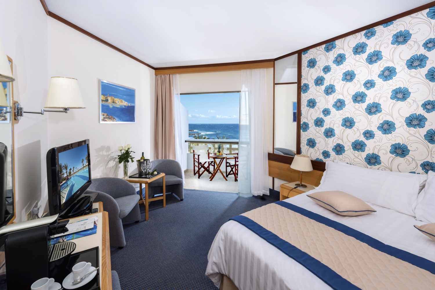Constantinou Bros Athena Royal Beach Hotel foto 40