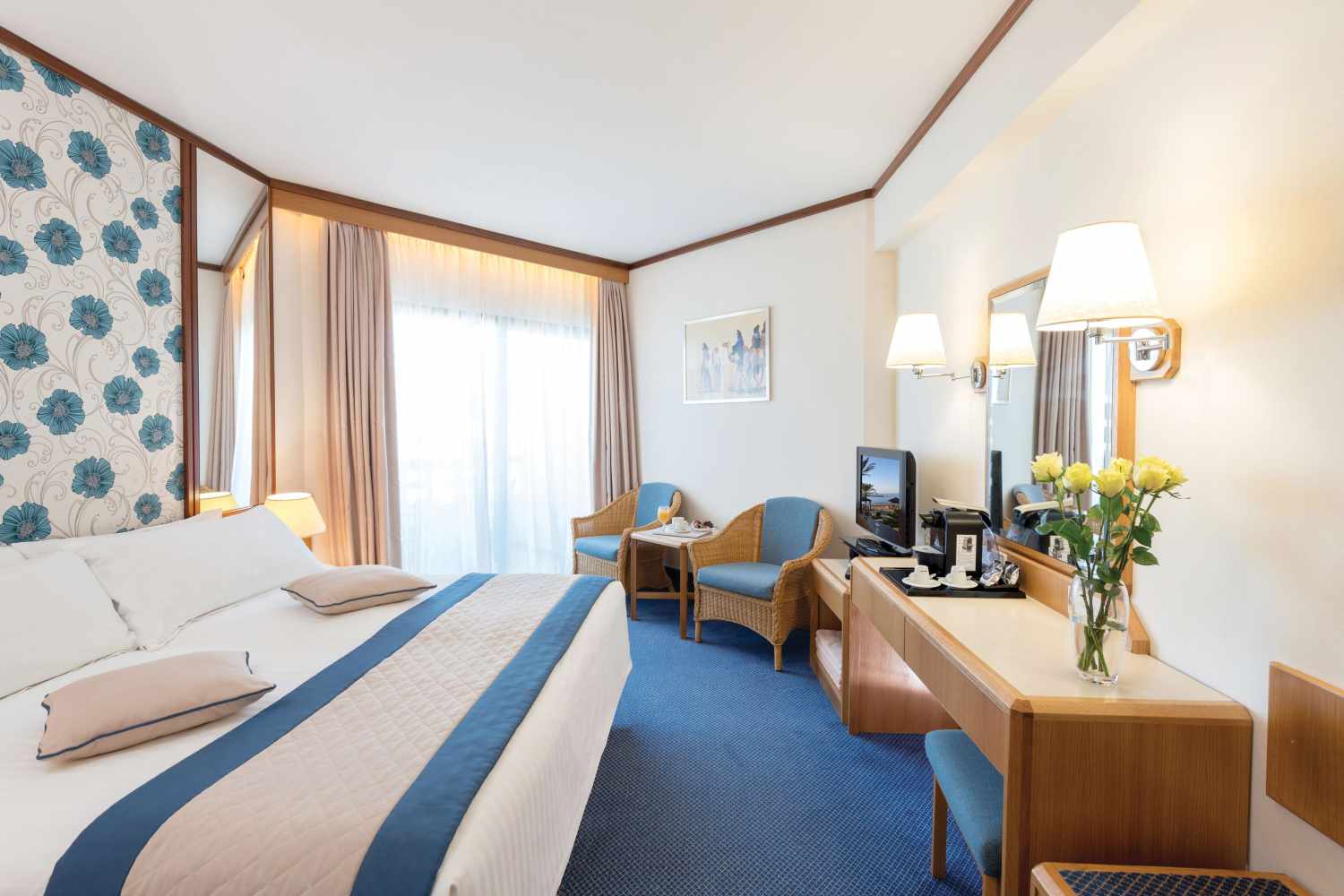 Constantinou Bros Athena Royal Beach Hotel foto 66