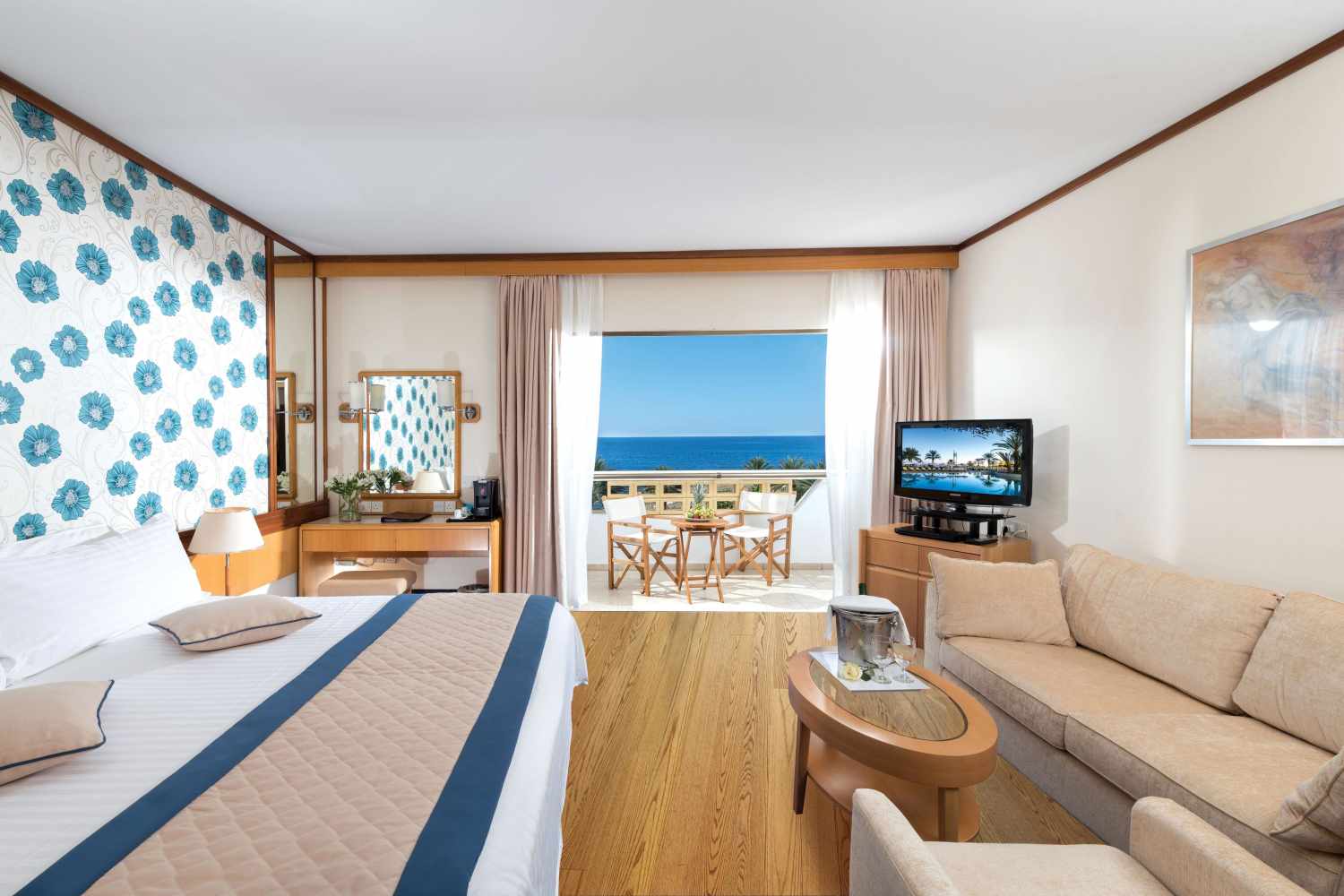 Constantinou Bros Athena Royal Beach Hotel foto 69