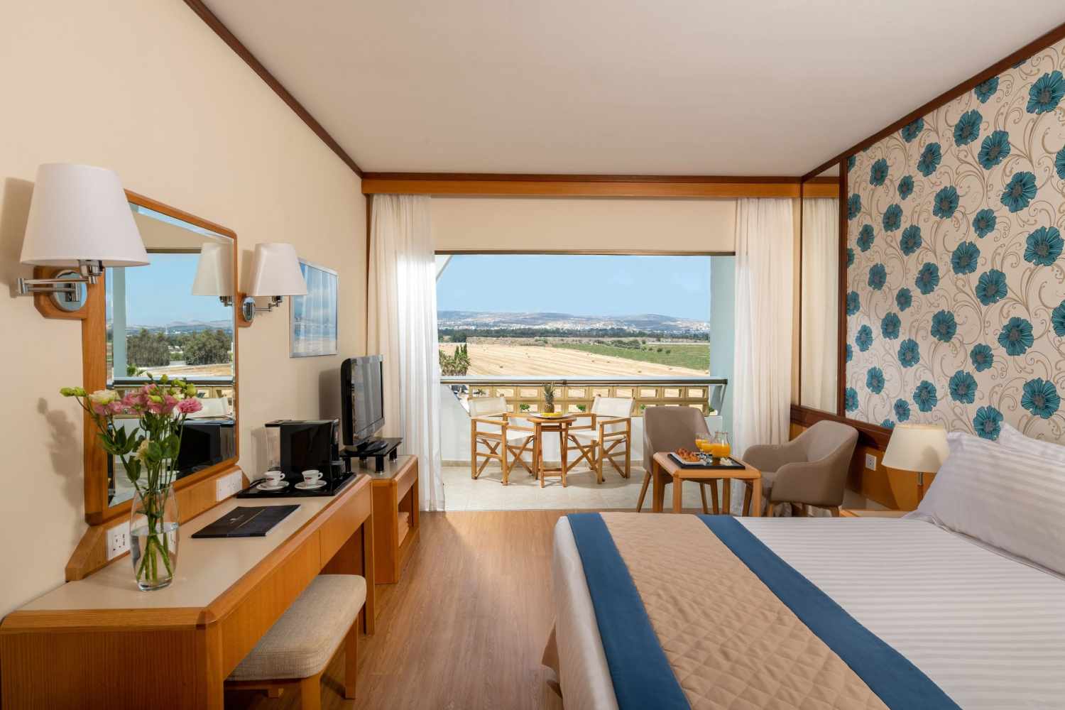 Constantinou Bros Athena Royal Beach Hotel foto 90