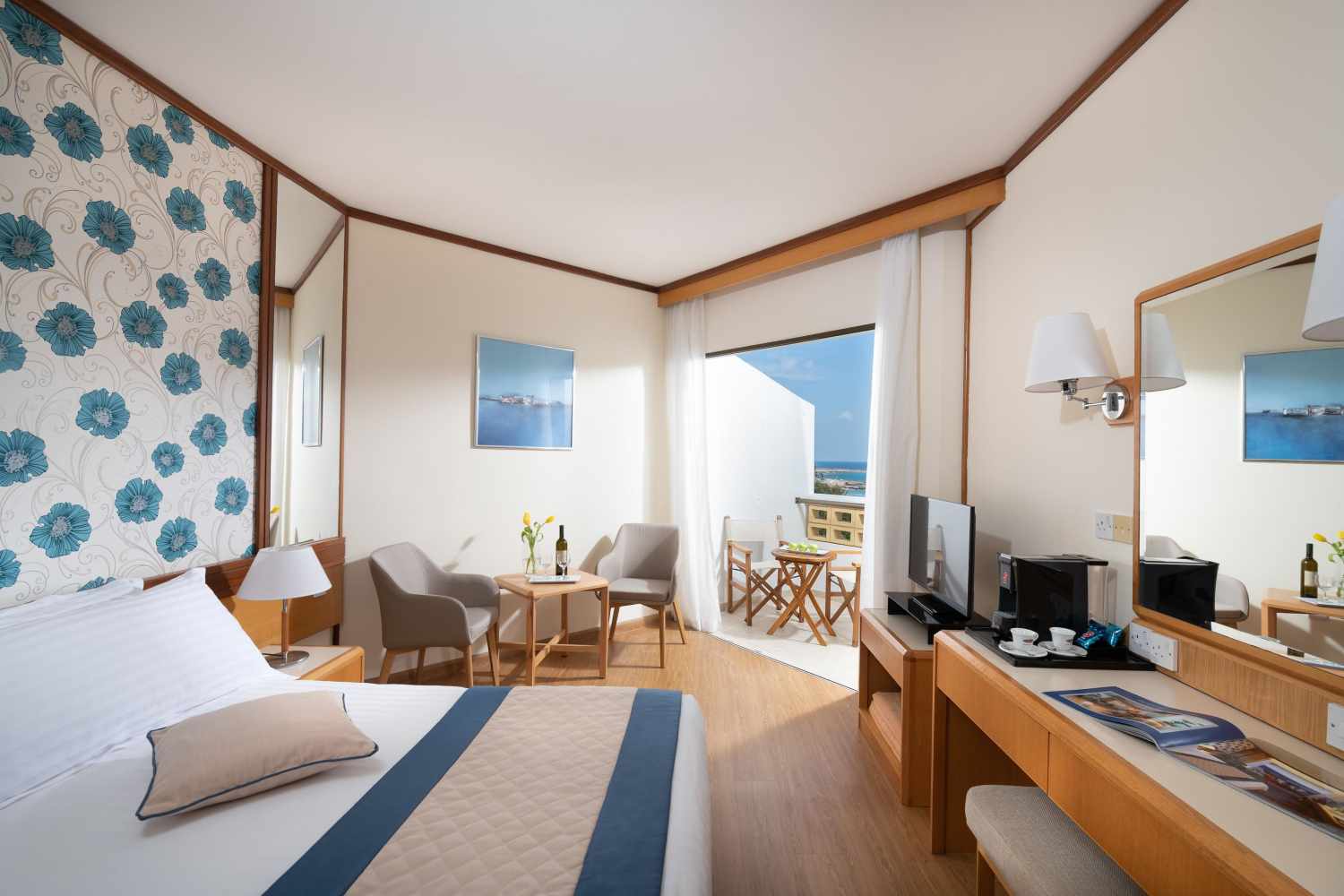 Constantinou Bros Athena Royal Beach Hotel foto 100