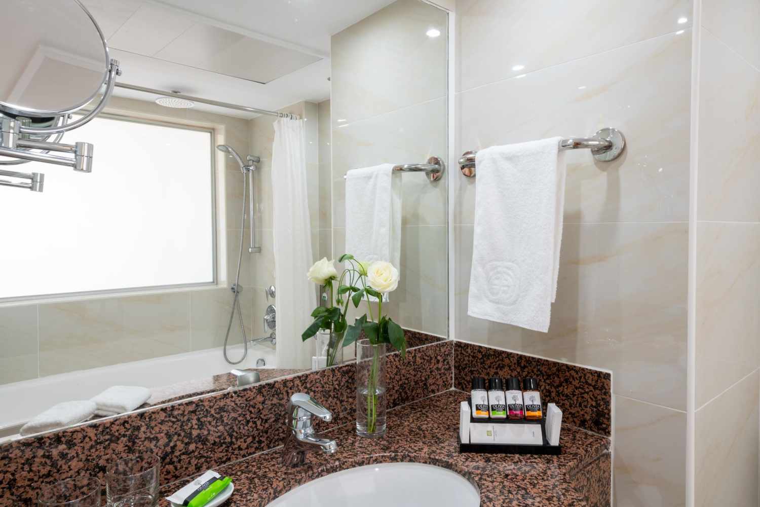 Constantinou Bros Athena Royal Beach Hotel foto 102
