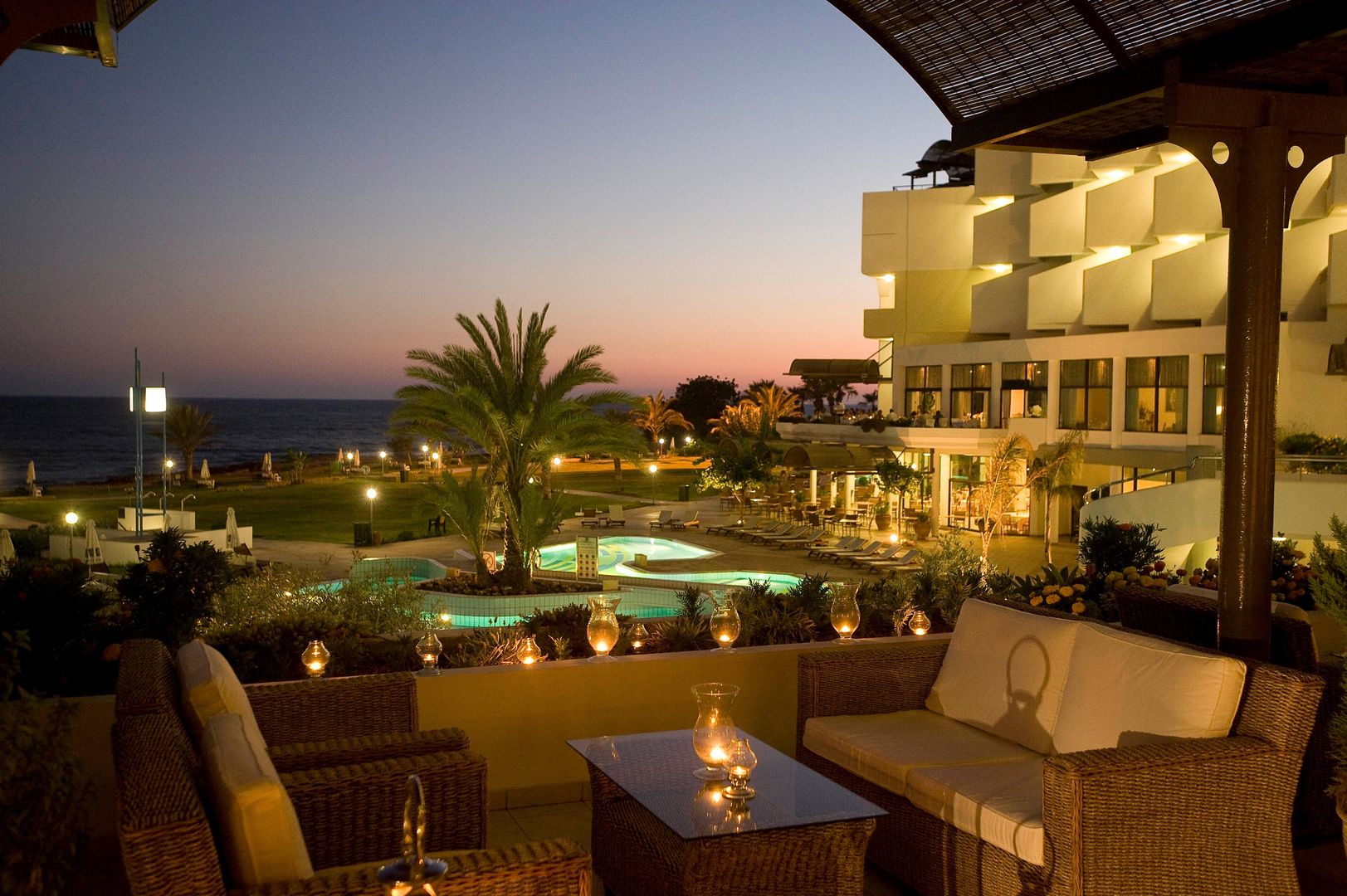 Constantinou Bros Athena Royal Beach Hotel foto 8