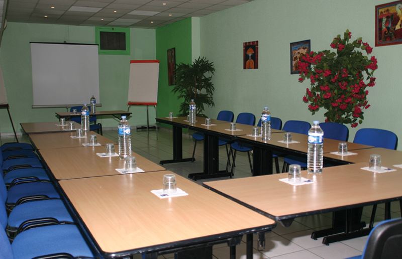 Hôtel Isidore Nice-Ouest image 1