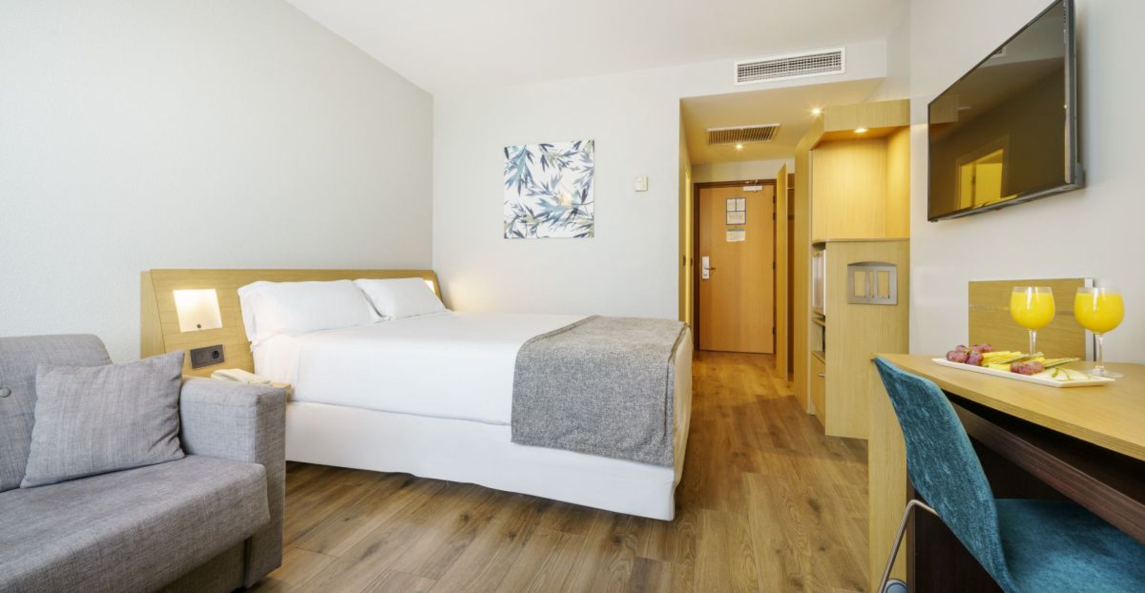 Hotel ILUNION Valencia 4 image 1