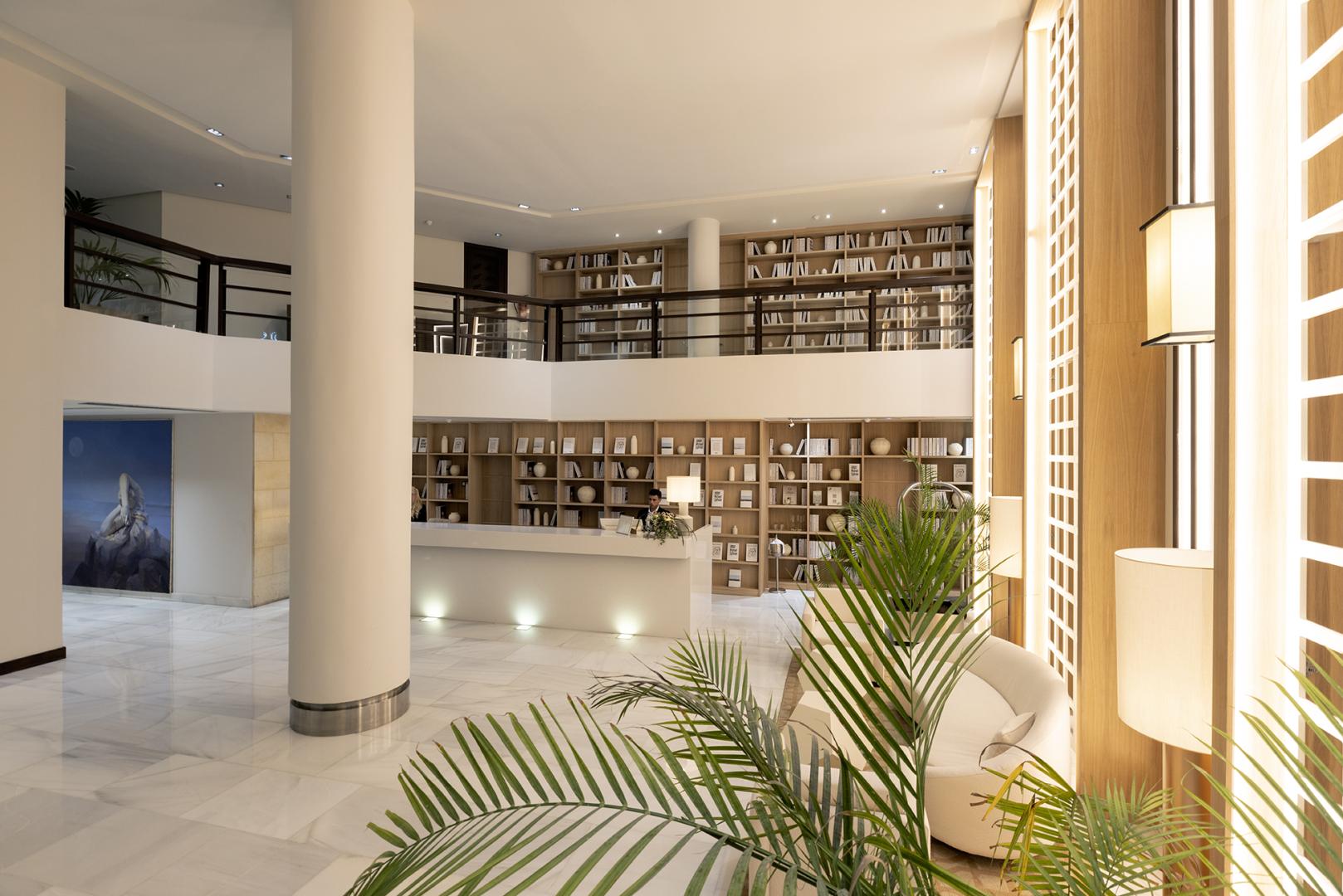 Lobby met receptie — Hospes Amérigo