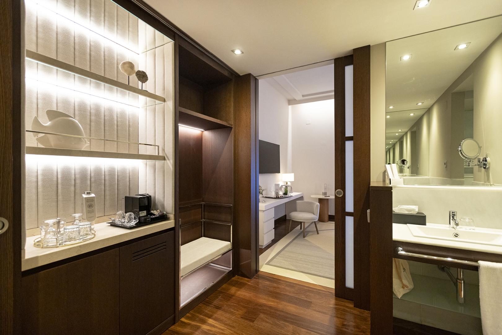 Badkamer met ligbad — Hospes Amérigo