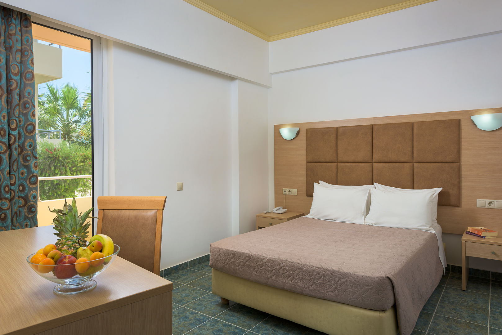 Memphis Beach Hotel image 1