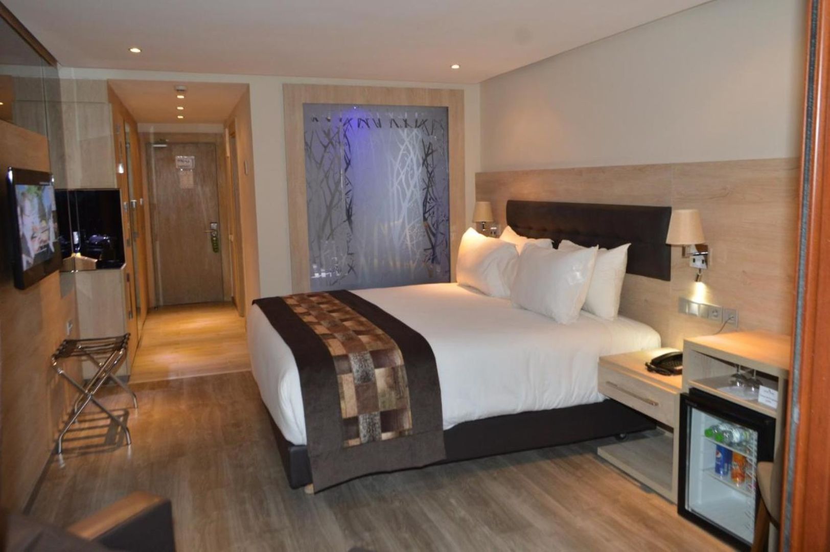 Anezi Tower Hotel & Apartments image 1