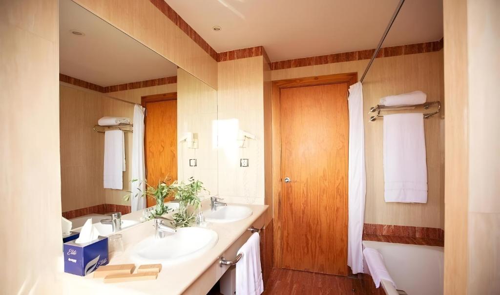 Bakour Oh Nice Costa del Sol image 2