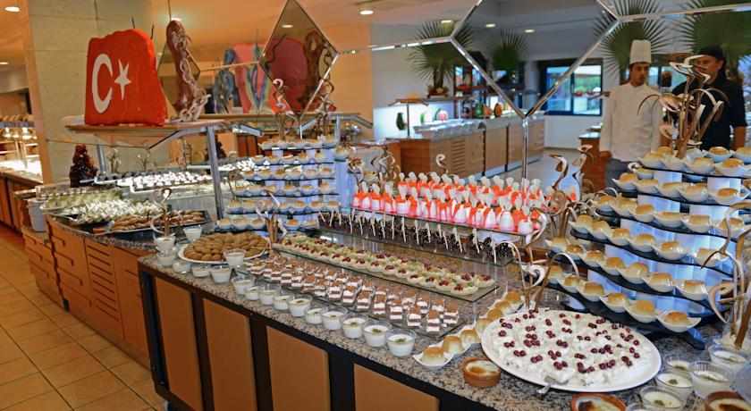 Queen's Park Le Jardin.