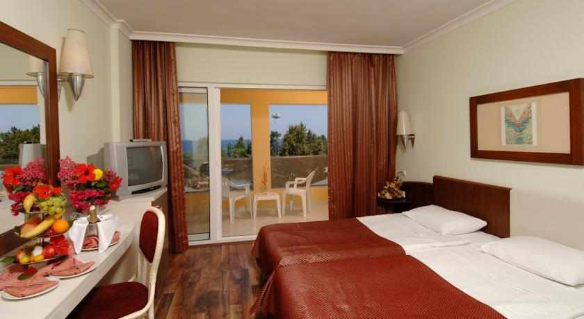 Queen's Park Le Jardin image 3