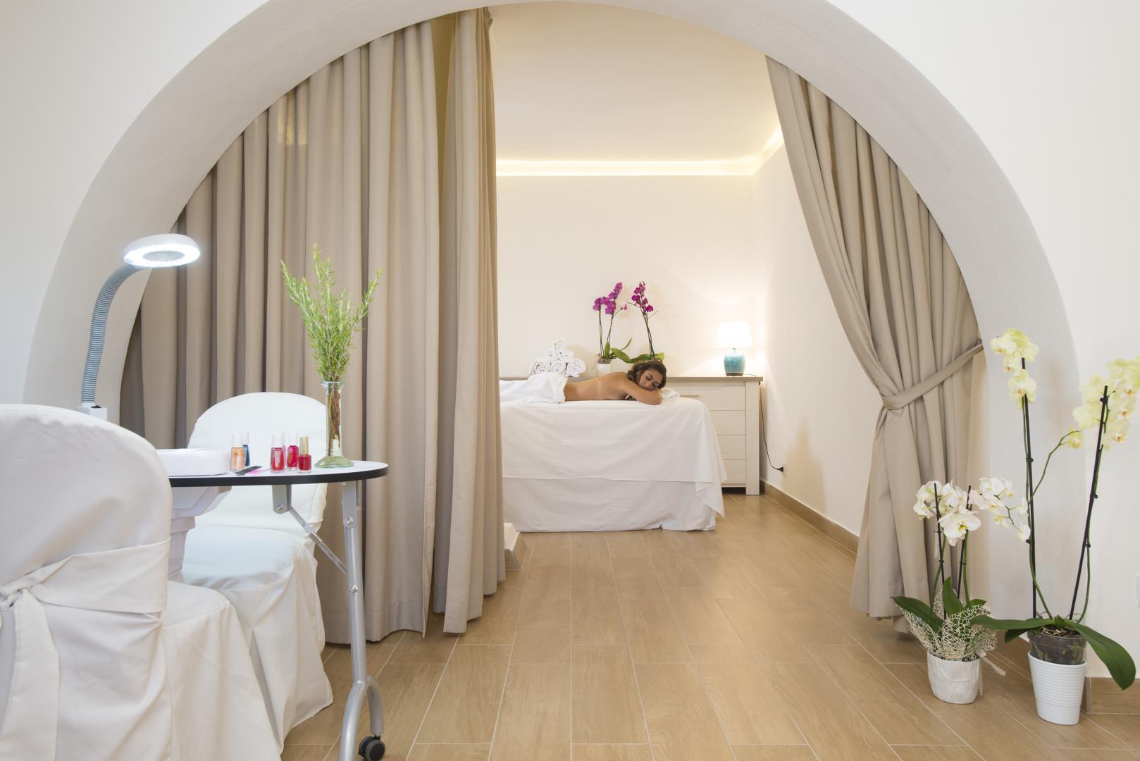 Spa massagekamer — Hotel Dei Pini