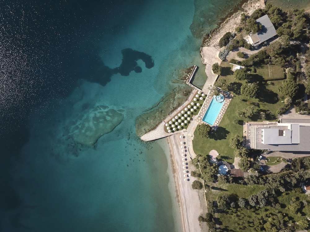 Kalamaki Beach Resort image 3