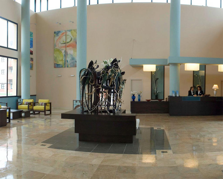 Leo Punta Umbria image 0