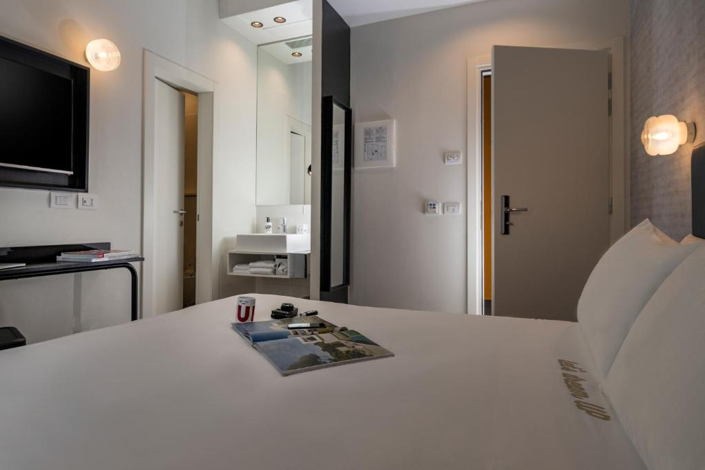 Up Hotel image 1