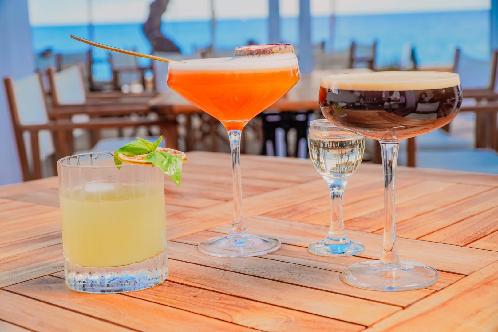 Bar bij het zwembad — The Sea Club
