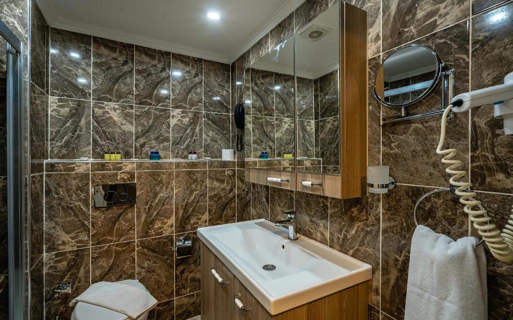 Golden Beach Resort & Spa image 2