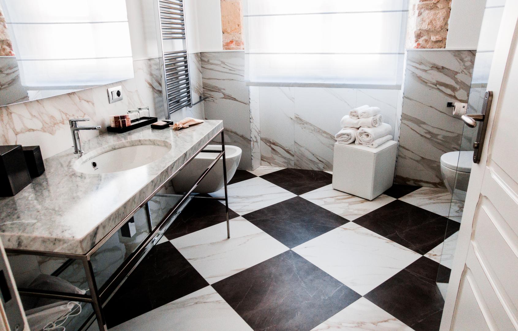 Marmeren badkamer — Hotel Villa Fanny