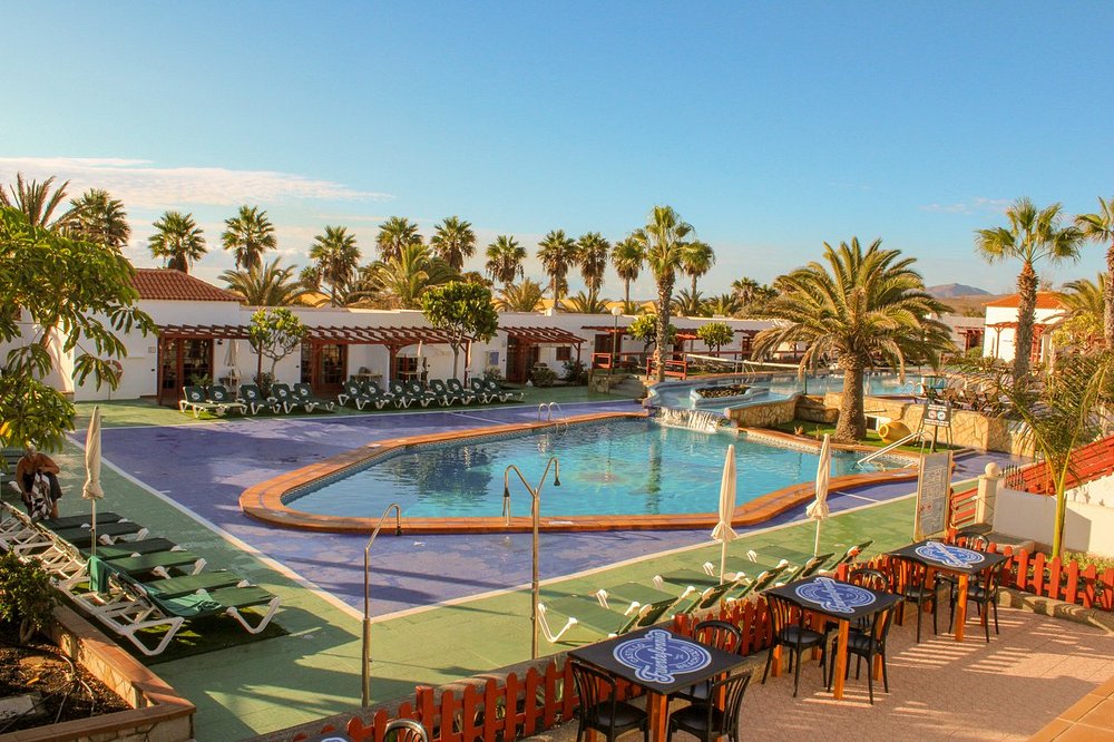 Bungalows Castillo Club Lake image 0