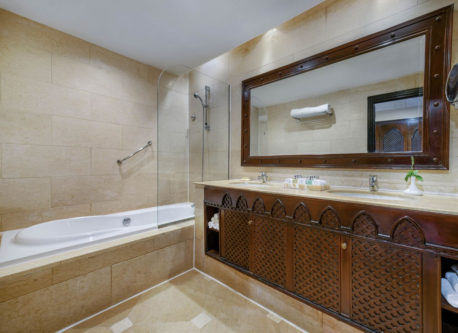 Jaz Belvedere image 2