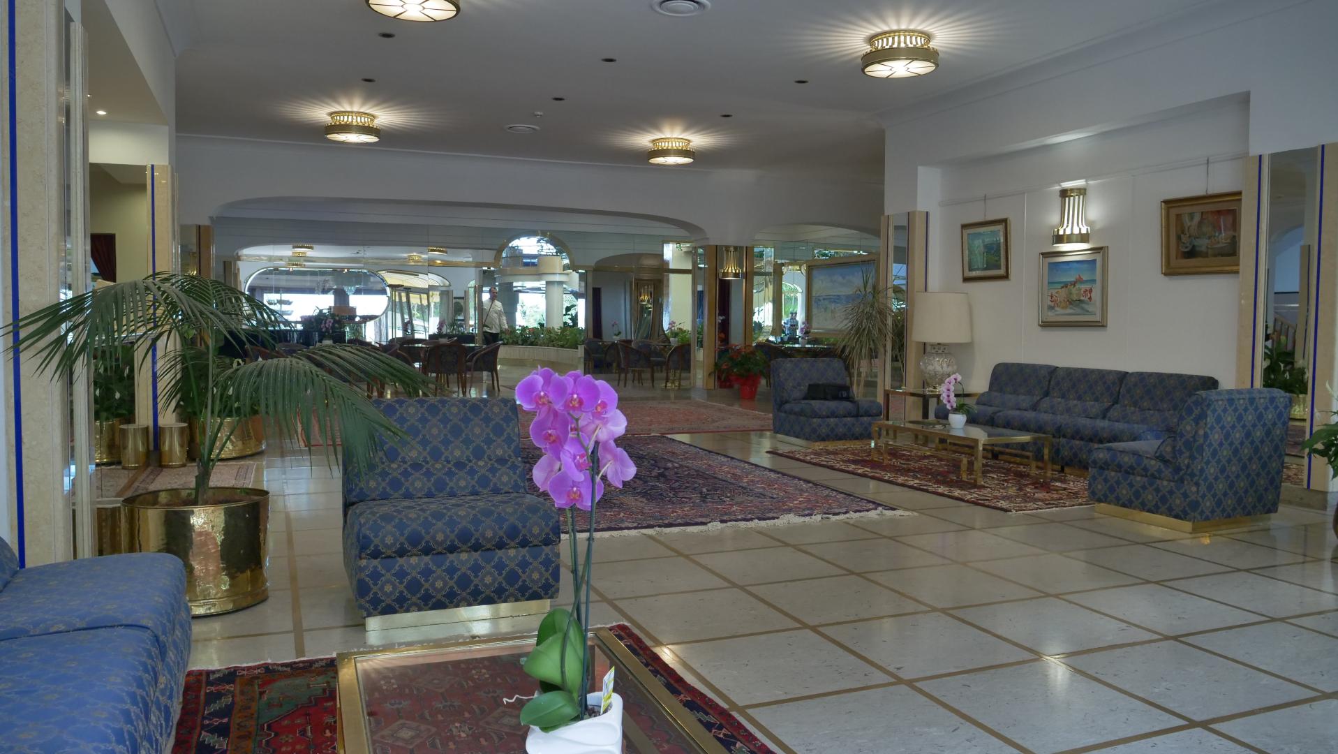 501 Hotel image 2
