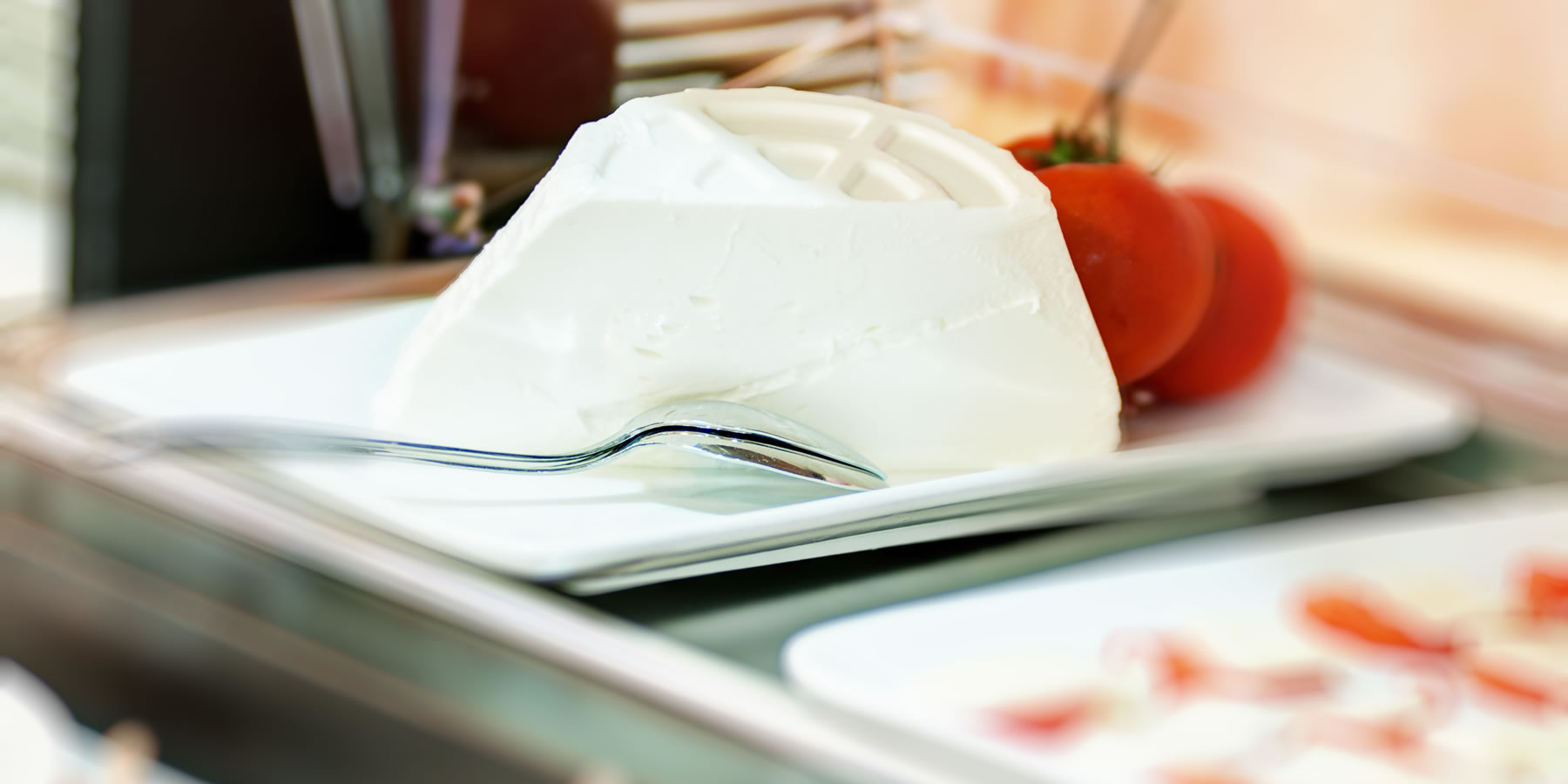 Buffet met diverse gerechten — Hotel i Ginepri