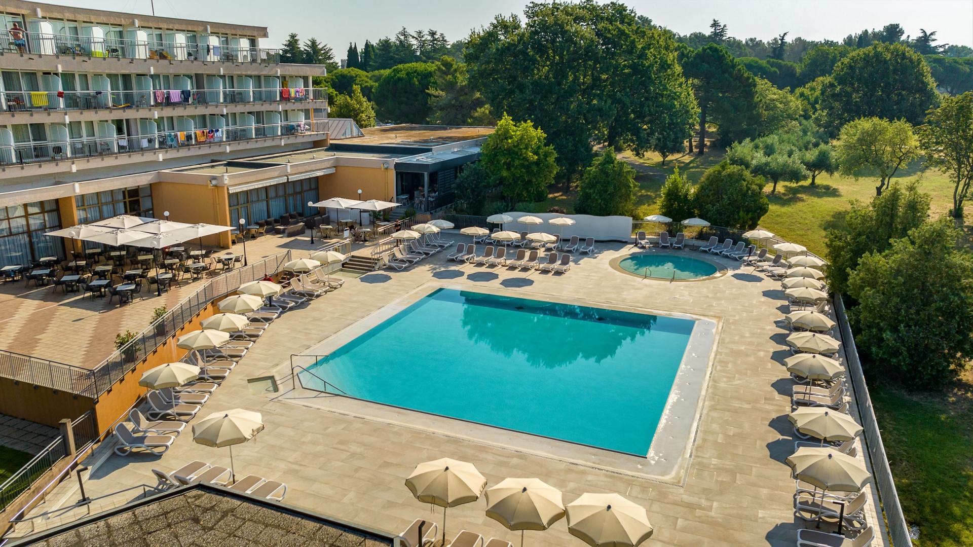 Arena Hotel Holiday foto 30