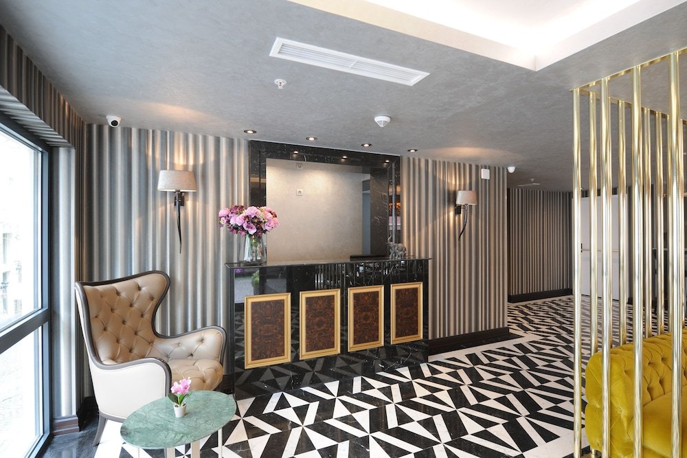 Le Petit Palace Hotel image 0