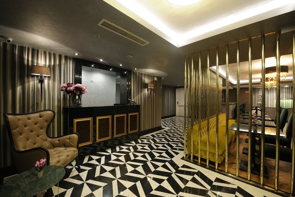 Le Petit Palace Hotel image 2