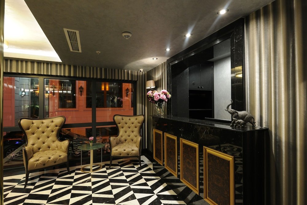 Le Petit Palace Hotel image 1