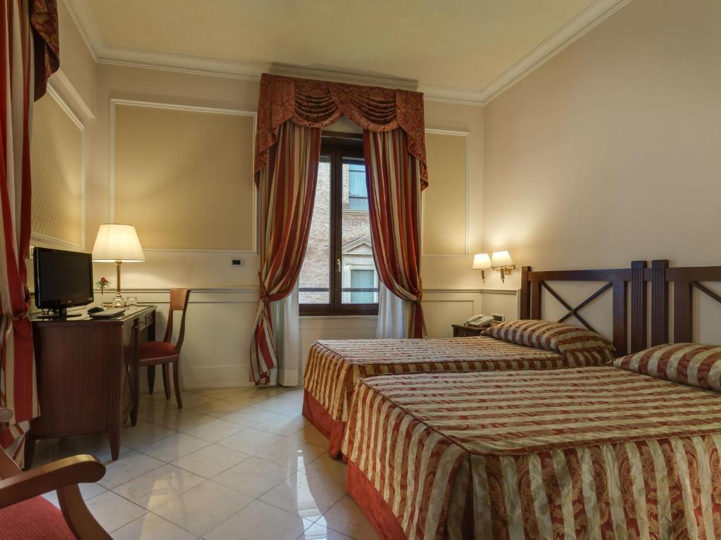 Palazzo Cardinal Cesi foto 9