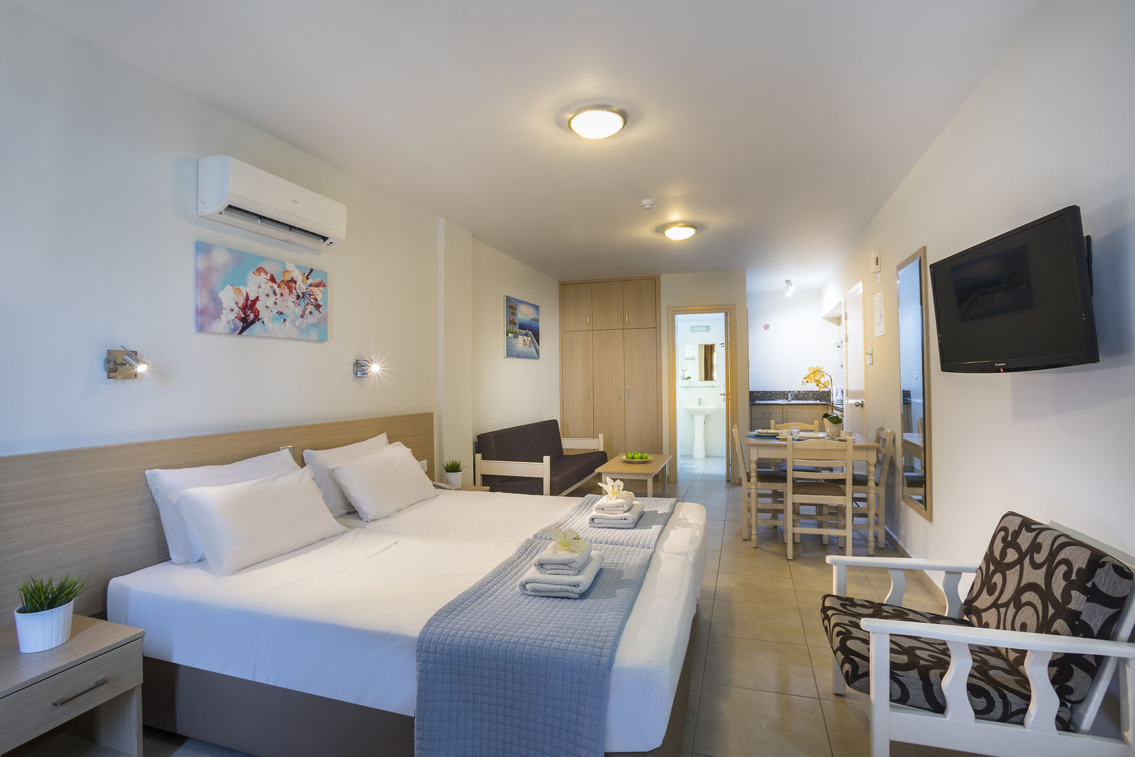 Christabelle Hotel Apartments image 1