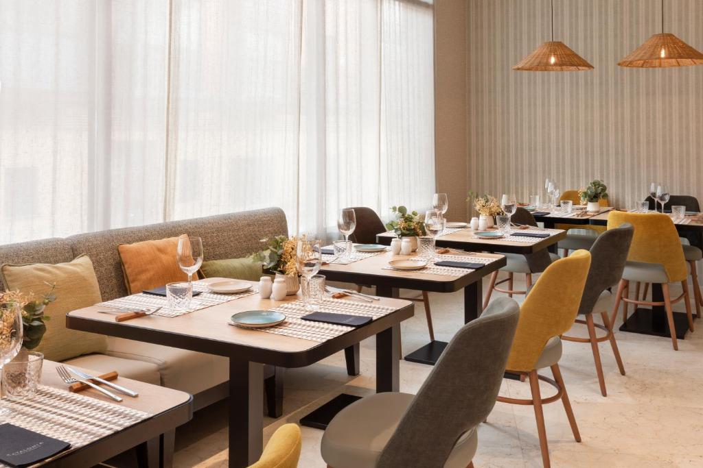 Catalonia El Retiro image 2