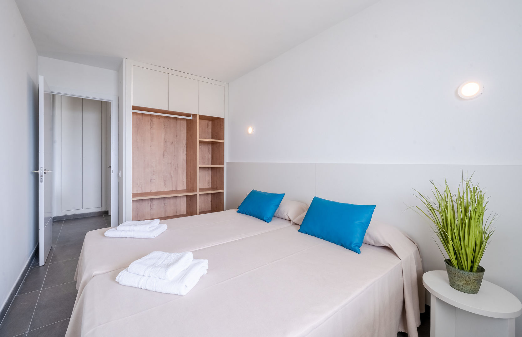 Rentalmar Blue Beach Apartments image 1