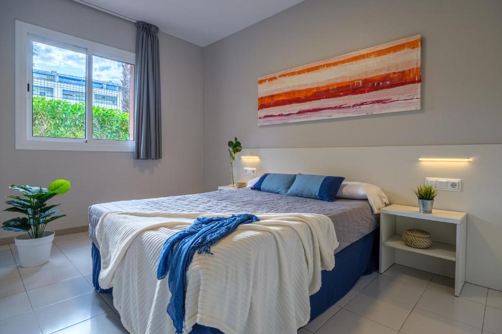 Estival Park Apartments image 1