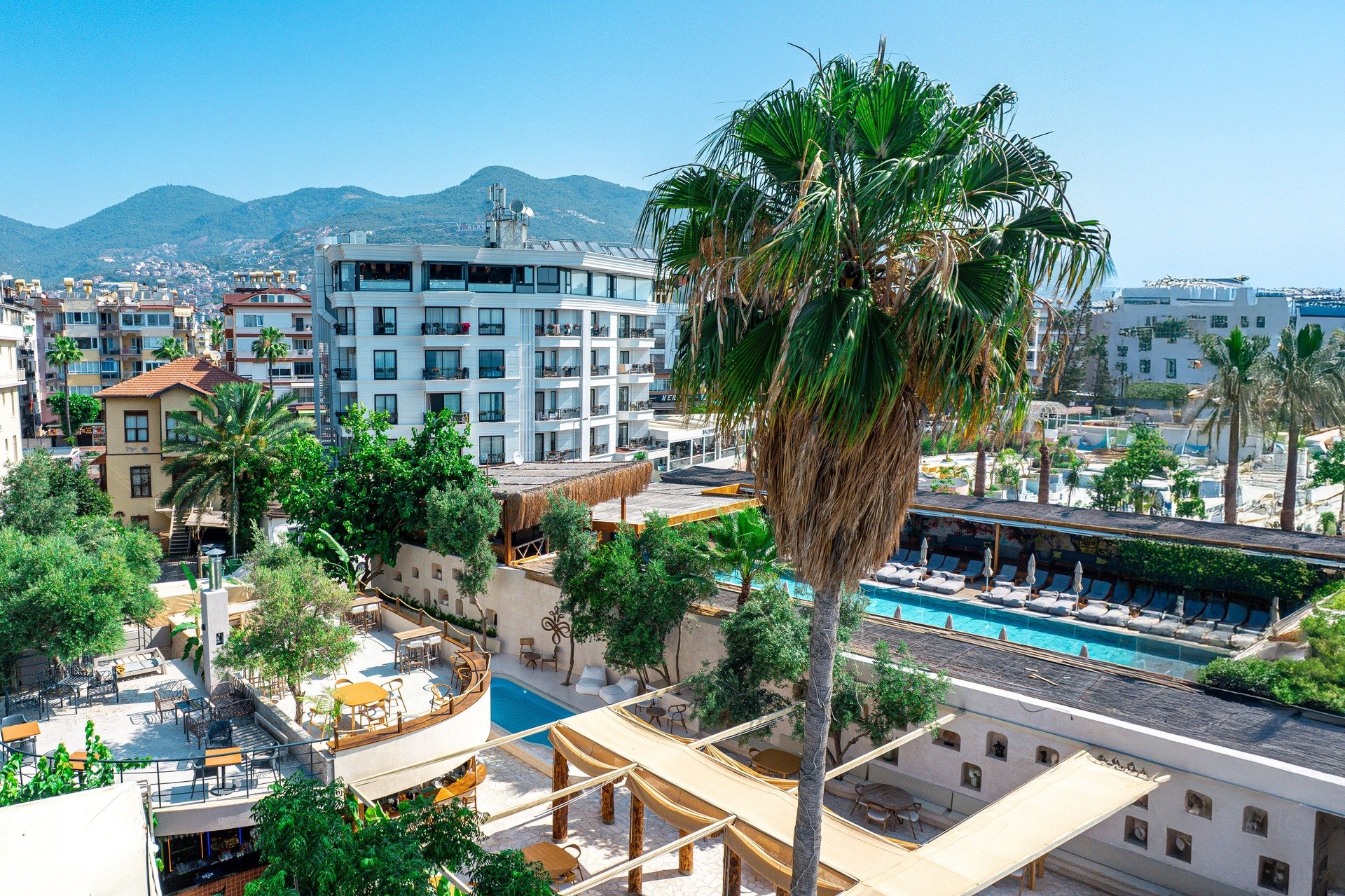 De'Manor Boutique Hotel image 2