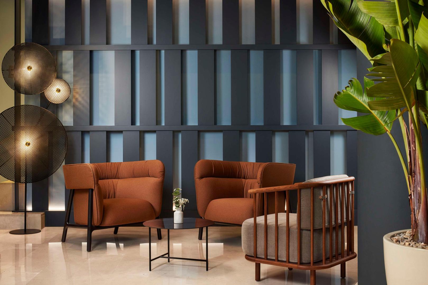 Lobby met receptie — NH Alicante