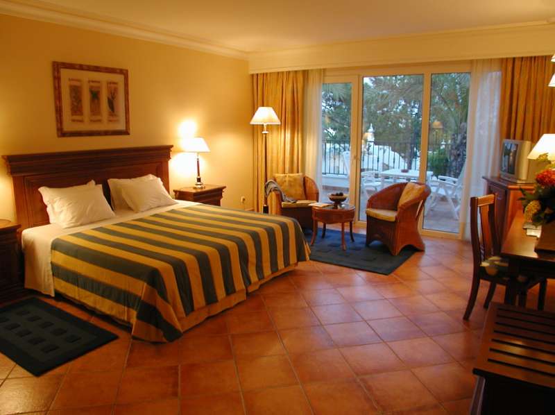 Ria Park Hotel image 1