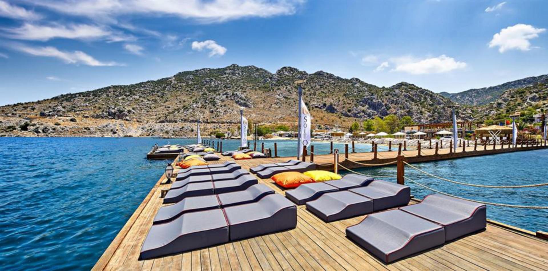 Fi Light Solto Boutique Beach image 3