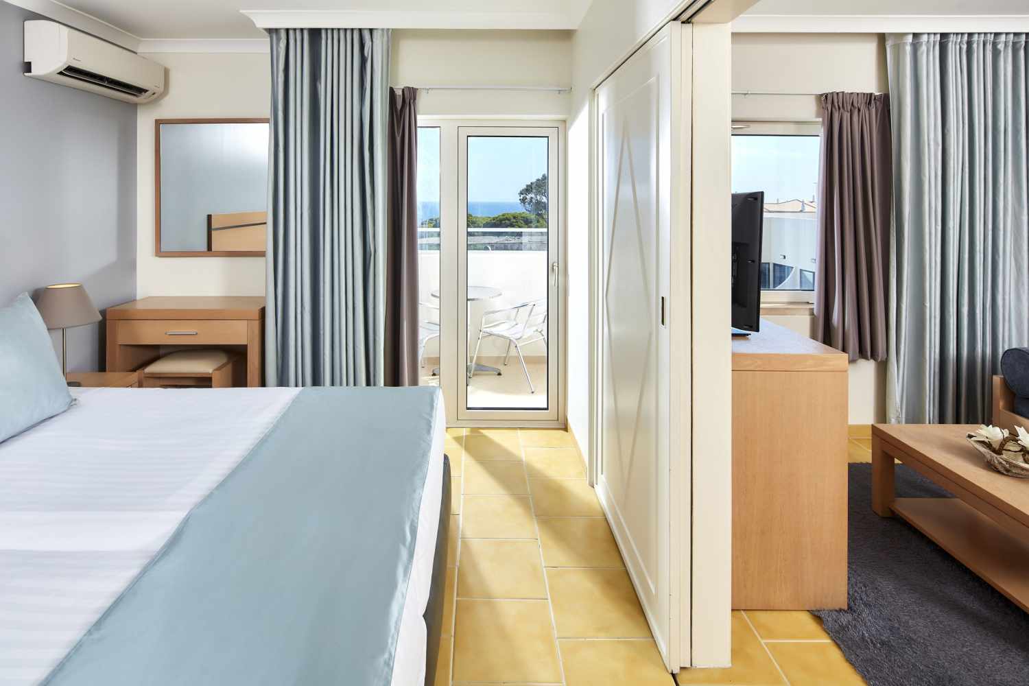 Santa Eulália Suite Hotel & SPA image 1