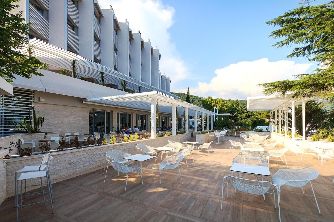 Carine Hotel Delfin foto 4