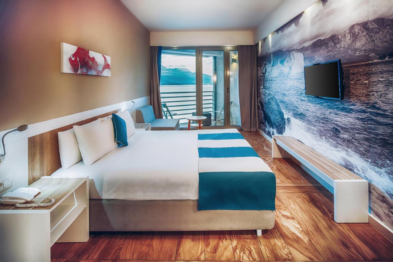 Carine Hotel Delfin foto 2