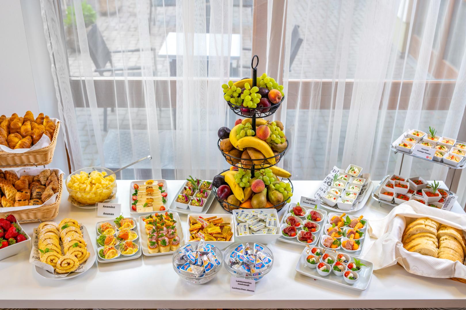Corvin Hotel Budapest - Sissi Wing image 1