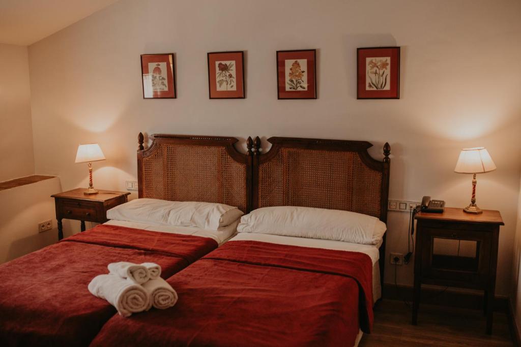 Posada de Valdezufre image 1