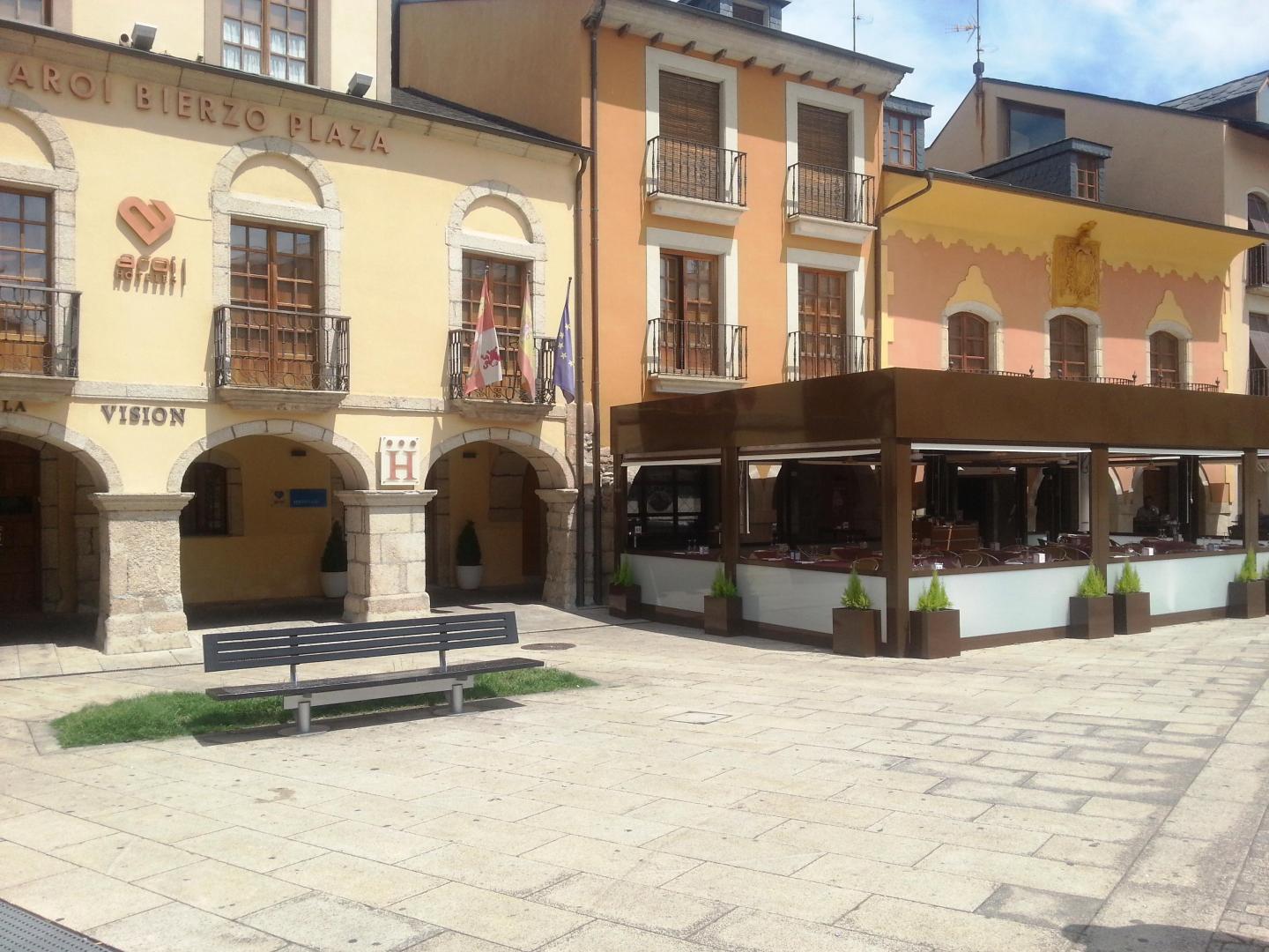 Bierzo Plaza image 2