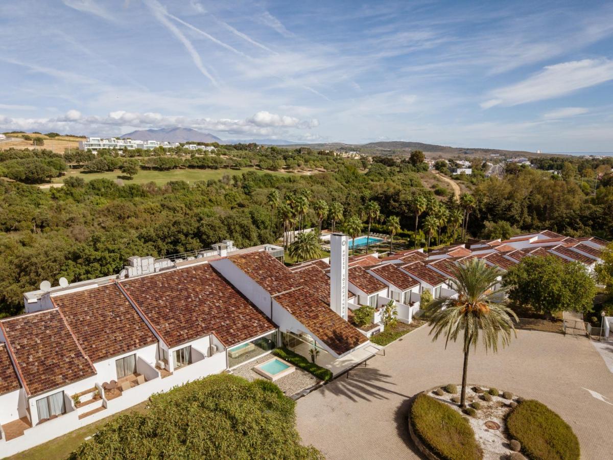 een luchtfoto van een huis bij Hotel Encinar de Sotogrande in Sotogrande