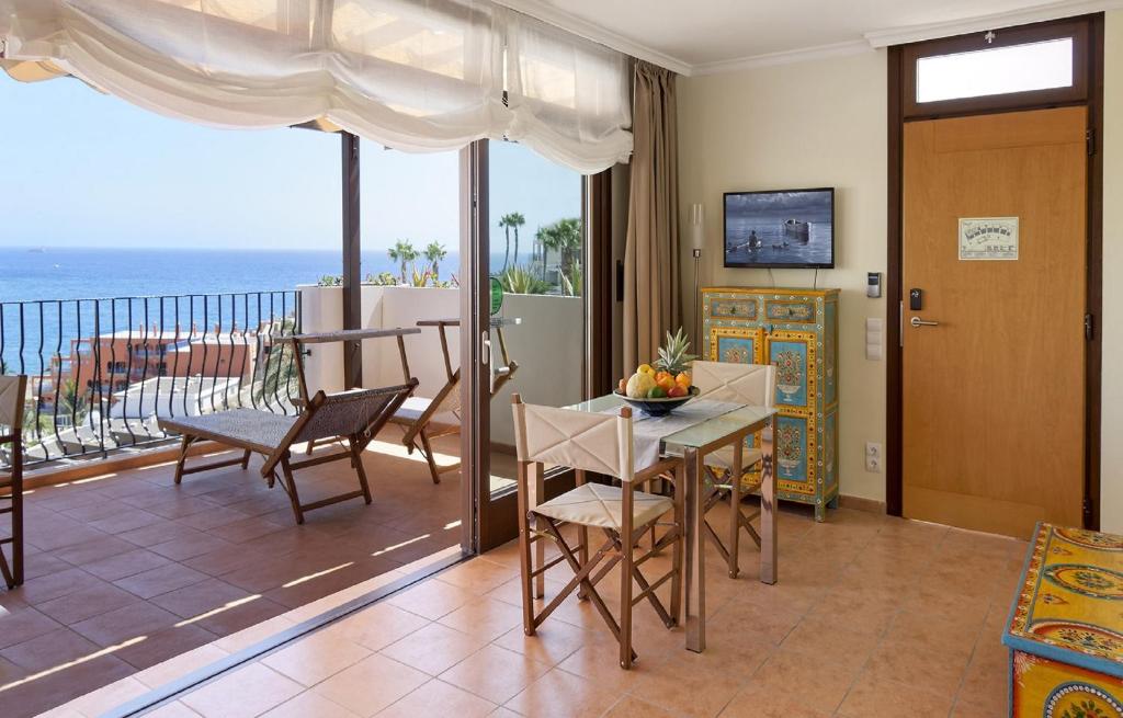 Idyll Suites image 3