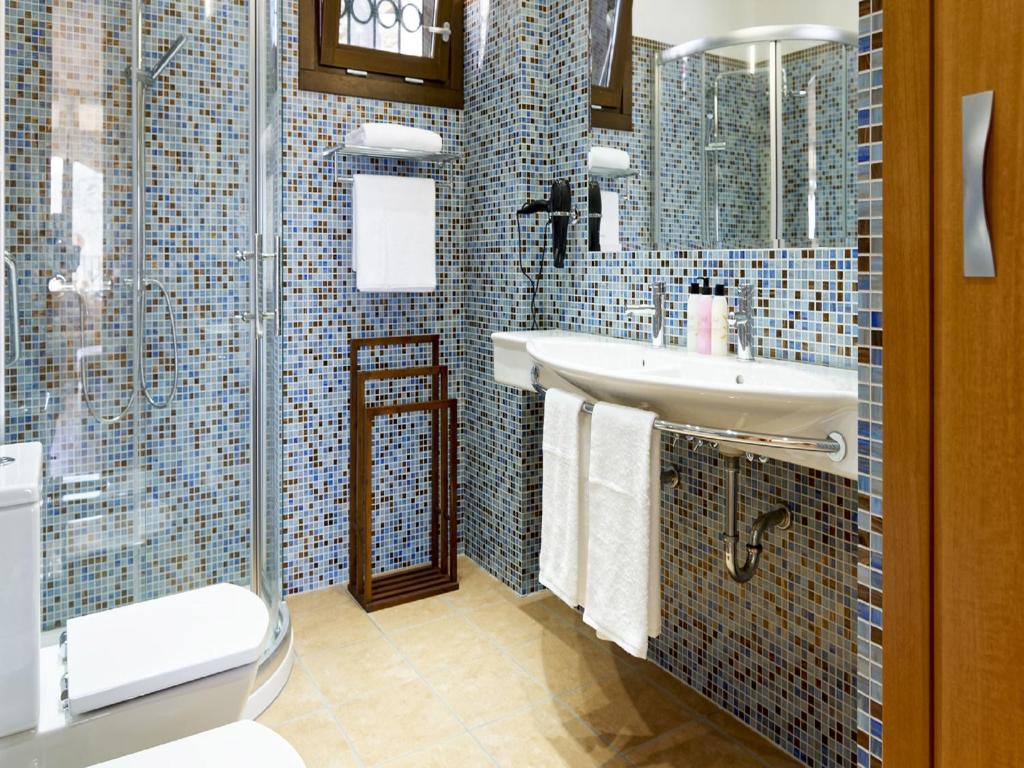 Idyll Suites image 2